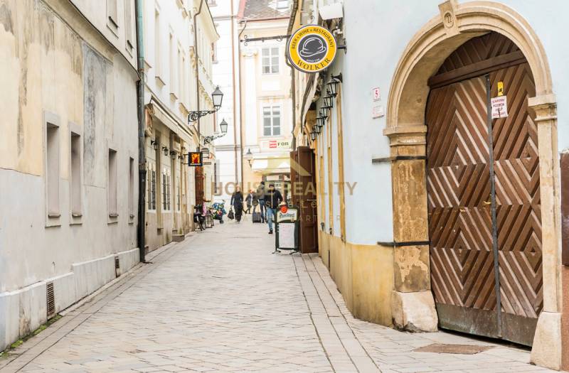 Predaj jedinečný 2 izbový byt, Biela ulica, Bratislava I. Staré Mesto